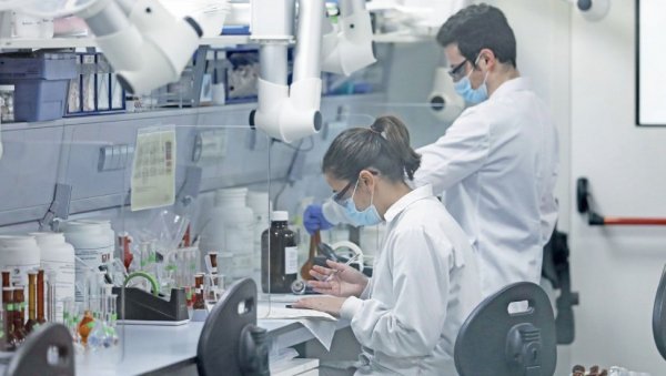 ОМИКРОН СОЈ МУЧИ И ЛЕКАРЕ: СЗО поручује - вакцинација остаје приоритет ОМИКРОН СОЈ МУЧИ И ЛЕКАРЕ: СЗО поручује - вакцинација остаје приоритет