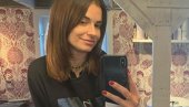 ИЗАЗВАЛА ЛАВИНУ КОМЕНТАРА: Марија Каран се обрукала на друштвеним мрежама (ФОТО) ИЗАЗВАЛА ЛАВИНУ КОМЕНТАРА: Марија Каран се обрукала на друштвеним мрежама (ФОТО)