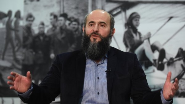 БИОГРАФИЈА МУАМЕРА ЗУКОРЛИЋА: Бивши муфтија и народни посланик БИОГРАФИЈА МУАМЕРА ЗУКОРЛИЋА: Бивши муфтија и народни посланик