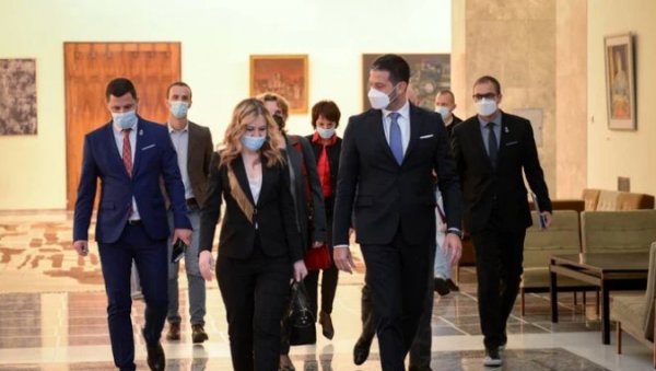 СПОРТ ЈЕ ОД ВИТАЛНОГ ЗНАЧАЈА! Министар Удовичић и министарка Братић истакли посебан значај спорта у односима Србије и Црне Горе СПОРТ ЈЕ ОД ВИТАЛНОГ ЗНАЧАЈА! Министар Удовичић и министарка Братић истакли посебан значај спорта у односима Србије и Црне Горе