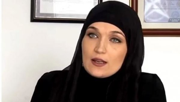 КАКО ЖИВИ ДРУГА СУПРУГА МУАМЕРА ЗУКОРЛИЋА: Елма Елфић себе упоредила са Хурем, сви верују да се разлог крије у потезу муфтијиног сина КАКО ЖИВИ ДРУГА СУПРУГА МУАМЕРА ЗУКОРЛИЋА: Елма Елфић себе упоредила са Хурем, сви верују да се разлог крије у потезу муфтијиног сина