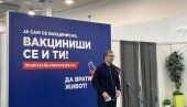 VUČIĆ NAKON TREĆE DOZE: Ovi lekari su nas zadužili, moramo da im se odužimo za sve što su uradili (VIDEO) VUČIĆ NAKON TREĆE DOZE: Ovi lekari su nas zadužili, moramo da im se odužimo za sve što su uradili (VIDEO)