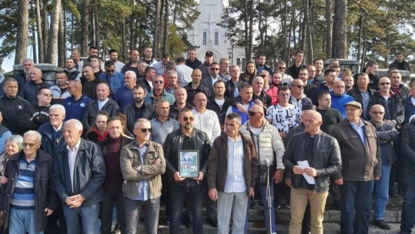 ПРОТЕСТ У НИКШИЋУ: Грађани траже расветљавање убиства Љубише Мрдака ПРОТЕСТ У НИКШИЋУ: Грађани траже расветљавање убиства Љубише Мрдака