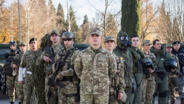ЕЛИТНА ЈЕДИНИЦА ВЦГ УКЉУЧЕНА У ПОТРАГУ ЗА СВИРЕПИМ УБИЦОМ АЛИЈОМ БАЛИЈАГИЋЕМ: Убицу траже и хелихоптерима са термовизијским камерама ЕЛИТНА ЈЕДИНИЦА ВЦГ УКЉУЧЕНА У ПОТРАГУ ЗА СВИРЕПИМ УБИЦОМ АЛИЈОМ БАЛИЈАГИЋЕМ: Убицу траже и хелихоптерима са термовизијским камерама