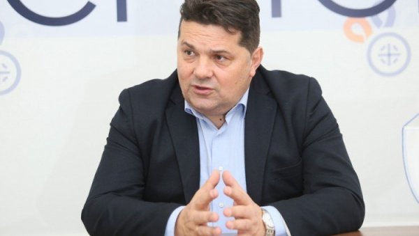 СТЕВАНДИЋ ДОБИО МЕКТИЋА НА СУДУ: Пресуда по тужби за клевету СТЕВАНДИЋ ДОБИО МЕКТИЋА НА СУДУ: Пресуда по тужби за клевету