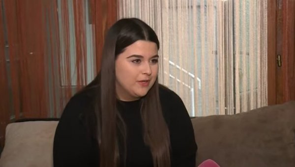 МАРИЈИ И ЛАЗАРУ КОРОНА ЈЕ УЗЕЛА СВЕ: За месец дана умрли су им отац, мајка, бака и прабака (ВИДЕО) МАРИЈИ И ЛАЗАРУ КОРОНА ЈЕ УЗЕЛА СВЕ: За месец дана умрли су им отац, мајка, бака и прабака (ВИДЕО)