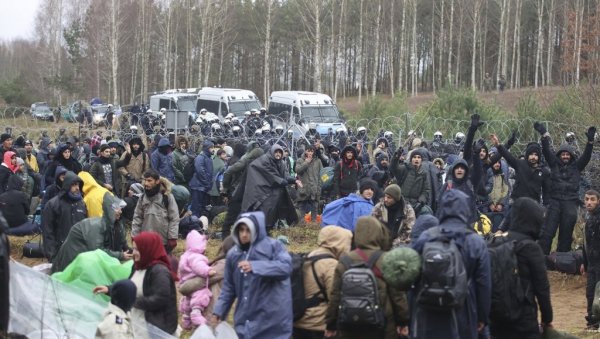 ЕВРОПСКА КОМИСИЈА ТРАЖИ САНКЦИЈЕ ПРОТИВ БЕЛОРУСИЈЕ: Након ескалације мигрантске кризе на граници са Пољском, ЕК криви Минск ЕВРОПСКА КОМИСИЈА ТРАЖИ САНКЦИЈЕ ПРОТИВ БЕЛОРУСИЈЕ: Након ескалације мигрантске кризе на граници са Пољском, ЕК криви Минск