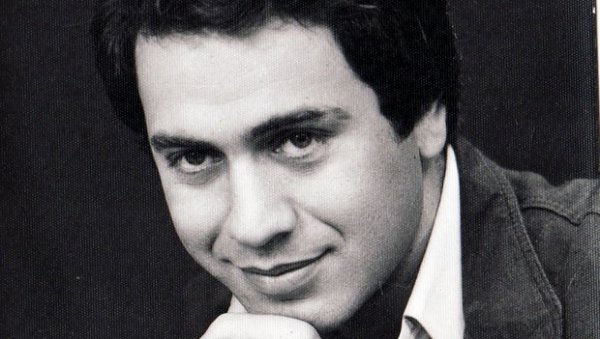 НАДЖИВЕЛЕ ГА ЊЕГОВЕ ПЕСМЕ: Маринко Роквић је још осамдесетих година прогнозирао да ће неки хитови постати антологијски НАДЖИВЕЛЕ ГА ЊЕГОВЕ ПЕСМЕ: Маринко Роквић је још осамдесетих година прогнозирао да ће неки хитови постати антологијски