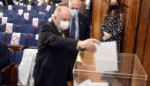 RAZOČARANI ŠTO NISU PRIMLJENE ŽENE: Izvršni odbor SANU nezavodoljan ishodom izbora RAZOČARANI ŠTO NISU PRIMLJENE ŽENE: Izvršni odbor SANU nezavodoljan ishodom izbora