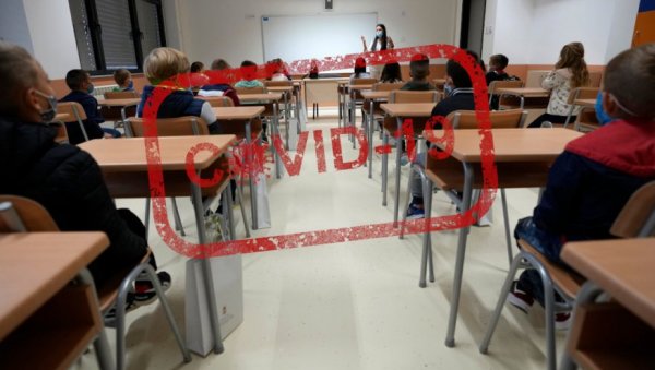 ШКОЛЕ ДОНЕЛЕ НОВУ ОДЛУКУ: Ко прелази на онлајн наставу после распуста ШКОЛЕ ДОНЕЛЕ НОВУ ОДЛУКУ: Ко прелази на онлајн наставу после распуста