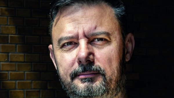 УПОМОЋ, ВЕШТИЦА СЕ ЗАЉУБИЛА У МЕНЕ: Духовит дневник петака Ивице УПОМОЋ, ВЕШТИЦА СЕ ЗАЉУБИЛА У МЕНЕ: Духовит дневник петака Ивице