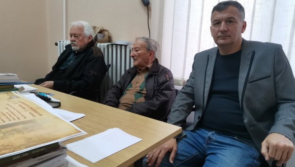 МИХАЈЛУ ПАНТИЋУ ПРСТЕН ДЕСПОТА СТЕФАНА ЛАЗАРЕВИЋА: Саопштена одлука Књижевног клуба “Багдала” из Крушевца (ФОТО) МИХАЈЛУ ПАНТИЋУ ПРСТЕН ДЕСПОТА СТЕФАНА ЛАЗАРЕВИЋА: Саопштена одлука Књижевног клуба “Багдала” из Крушевца (ФОТО)