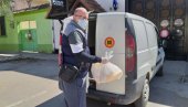 UGOSTITELJ IZ KIKINDE ODUŠEVLJAVA: Robert pomaže rad zdravstvenih radnika (FOTO) UGOSTITELJ IZ KIKINDE ODUŠEVLJAVA: Robert pomaže rad zdravstvenih radnika (FOTO)