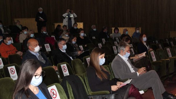 ПОСТАВЉЕНО ПЕТОРО ДИРЕКТОРА: Одржана седница Скупштине општине Александровац ПОСТАВЉЕНО ПЕТОРО ДИРЕКТОРА: Одржана седница Скупштине општине Александровац