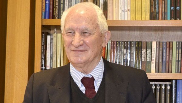 ИНТЕРВЈУ Матија Бећковић: Сад ћерани ћерају оне који су њих ћерали ИНТЕРВЈУ Матија Бећковић: Сад ћерани ћерају оне који су њих ћерали
