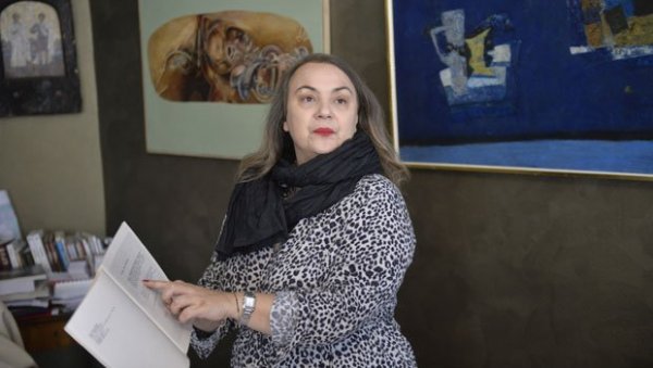 ЧУВЕНА ТАПИСЕРИЈА У МУЗЕЈУ: После продаје Сава центра, уочи најављене реконструкције, вредне покретне уметнине преузео Град Београд ЧУВЕНА ТАПИСЕРИЈА У МУЗЕЈУ: После продаје Сава центра, уочи најављене реконструкције, вредне покретне уметнине преузео Град Београд