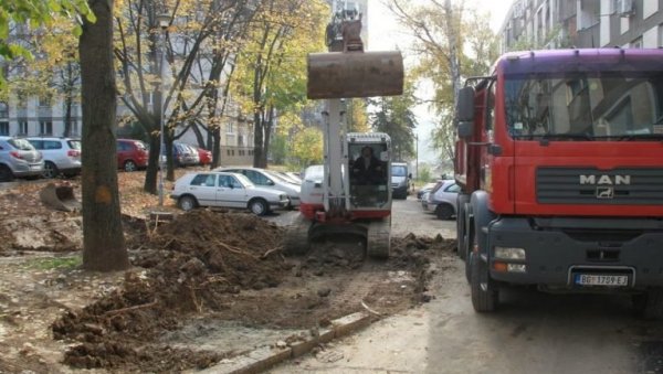 НОВИ ПАРКИНГ У ВУКАСОВИЋЕВОЈ: Општина Раковица услишила молбу својих житеља НОВИ ПАРКИНГ У ВУКАСОВИЋЕВОЈ: Општина Раковица услишила молбу својих житеља