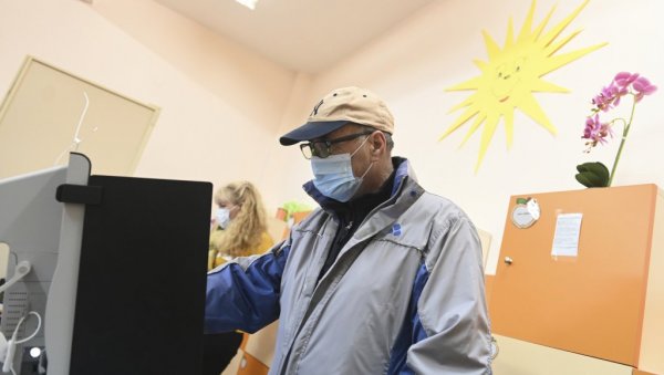 ТРЕЋИ ПУТ ОВЕ ГОДИНЕ: У Бугарској данас парламентарни и председнички избори ТРЕЋИ ПУТ ОВЕ ГОДИНЕ: У Бугарској данас парламентарни и председнички избори