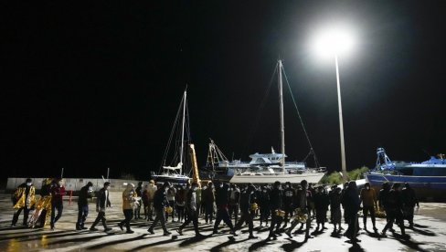 NA BALKANU SPREMAJU PARKINGE ZA MIGRANTE: Evropska unija donela nacrt dokumenta o zemljama u koje će biti vraćeni imigranti NA BALKANU SPREMAJU PARKINGE ZA MIGRANTE: Evropska unija donela nacrt dokumenta o zemljama u koje će biti vraćeni imigranti