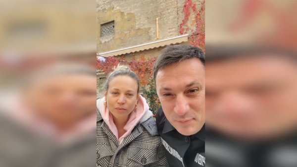 ОВАЈ НИЈЕ ЛОШ: Андрија Милошевић коначно насмејао Сандру - Шта каже пијанац кад му звони будилник? (ВИДЕО) ОВАЈ НИЈЕ ЛОШ: Андрија Милошевић коначно насмејао Сандру - Шта каже пијанац кад му звони будилник? (ВИДЕО)