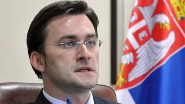 СЕЛАКОВИЋ ЖЕСТОКО ОДГОВОРИО ВИОЛИ ФОН КРАМОН: Десетине хиљада Срба за време II светског рата силом одведени из своје земље као робље СЕЛАКОВИЋ ЖЕСТОКО ОДГОВОРИО ВИОЛИ ФОН КРАМОН: Десетине хиљада Срба за време II светског рата силом одведени из своје земље као робље