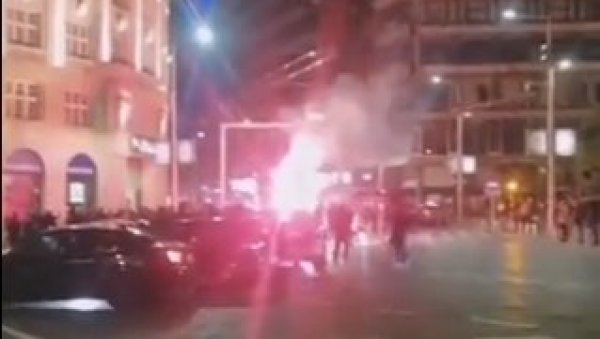 КАД СРБИЈА СЛАВИ! Народ изашао на улице, радостан због пласмана орлова на Светско првенство (ФОТО+ВИДЕО) КАД СРБИЈА СЛАВИ! Народ изашао на улице, радостан због пласмана орлова на Светско првенство (ФОТО+ВИДЕО)