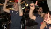НАЈЛУЂИ СНИМАК ИЗ ЛИСАБОНА: Коктел љубави за срећан пут у Катар (ВИДЕО) НАЈЛУЂИ СНИМАК ИЗ ЛИСАБОНА: Коктел љубави за срећан пут у Катар (ВИДЕО)
