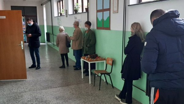 СДС ПОБЕДИО У 19 МЕСНИХ ЗАЈЕДНИЦА: СДС потопио СНСД на изборима у Модричи СДС ПОБЕДИО У 19 МЕСНИХ ЗАЈЕДНИЦА: СДС потопио СНСД на изборима у Модричи