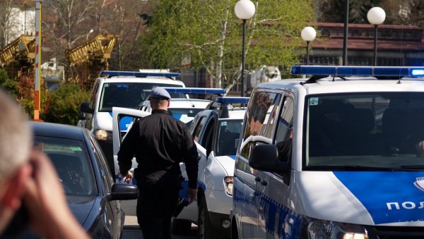 АКЦИЈА ”ТРАНСПОРТЕР”: Ухапшен бивши саветник Драгана Мектића АКЦИЈА ”ТРАНСПОРТЕР”: Ухапшен бивши саветник Драгана Мектића