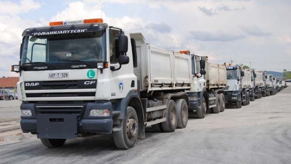 РОМАНИЈА СПРЕМНО ДОЧЕКУЈЕ ЗИМУ: Одржавање подручја са око 600 километара путева РОМАНИЈА СПРЕМНО ДОЧЕКУЈЕ ЗИМУ: Одржавање подручја са око 600 километара путева
