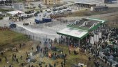 ОКО 2000 МИГРАНАТА НА БЕЛОРУСКОЈ ГРАНИЦИ: Смештај обезбеђен за жене и децу ОКО 2000 МИГРАНАТА НА БЕЛОРУСКОЈ ГРАНИЦИ: Смештај обезбеђен за жене и децу