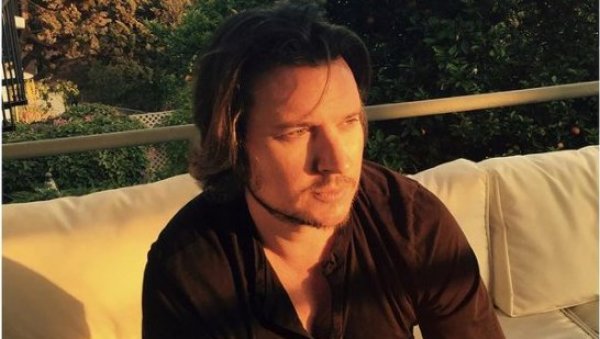 ТУГА: Преминуо глумац Хит Фриман (42), јавност га памти по улогама у чувеним серијама (ФОТО) ТУГА: Преминуо глумац Хит Фриман (42), јавност га памти по улогама у чувеним серијама (ФОТО)