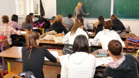 VOLJA PROFESORA VAŽNIJA OD ZNANJA? Manja ocena iz prvog polugodišta smanjuje zaključnu, iako u pravilniku to ne piše