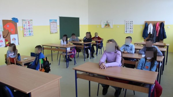 УЧИОНИЦЕ КАО ГРАДСКЕ: Свечано отворена нова школа у Горњем Магнојевићу УЧИОНИЦЕ КАО ГРАДСКЕ: Свечано отворена нова школа у Горњем Магнојевићу