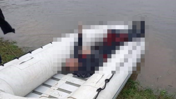 ПРЕЧИЦОМ У СМРТ: У језеру Дренова пронађено тело Зорана Грумића (ФОТО) ПРЕЧИЦОМ У СМРТ: У језеру Дренова пронађено тело Зорана Грумића (ФОТО)