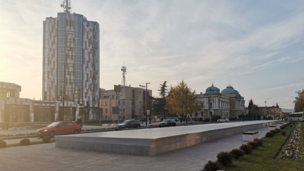 ЗАТВОРЕНА ФОНТАНА У КРУШЕВЦУ: Покривена посебном заштитом после велике реконструкције центра града (ФОТО) ЗАТВОРЕНА ФОНТАНА У КРУШЕВЦУ: Покривена посебном заштитом после велике реконструкције центра града (ФОТО)