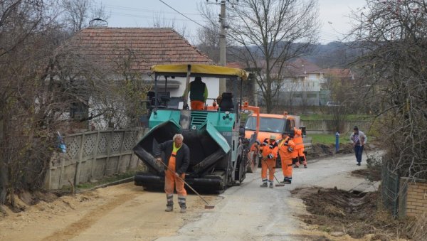 ВЕЛИКИ РАДОВИ У СВИЛАЈНЦУ: Граде се путеви широм општине ВЕЛИКИ РАДОВИ У СВИЛАЈНЦУ: Граде се путеви широм општине