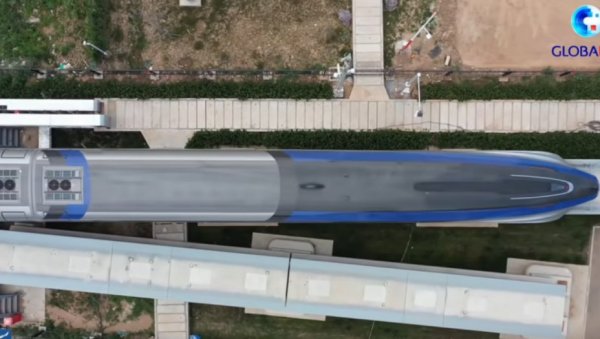ЧУДО ИЗ КИНЕ: Погледајте шта може најбржи воз на свету (ВИДЕО) ЧУДО ИЗ КИНЕ: Погледајте шта може најбржи воз на свету (ВИДЕО)