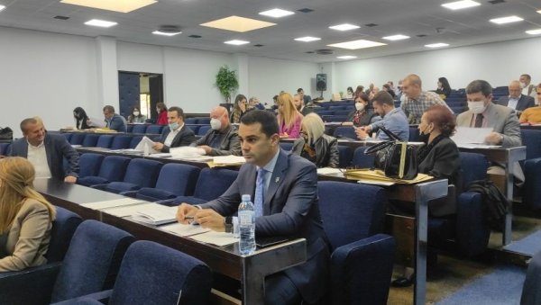 ХУМАН ГЕСТ ОДБОРНИКА: За лечење троје Барана помоћ у износу од 33.000 евра ХУМАН ГЕСТ ОДБОРНИКА: За лечење троје Барана помоћ у износу од 33.000 евра