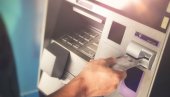 NEMCIMA UKINULI HILJADE BANKOMATA: Neki prelaze skoro dva kilometra da podignu novac NEMCIMA UKINULI HILJADE BANKOMATA: Neki prelaze skoro dva kilometra da podignu novac