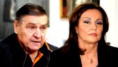 БЕКУТА МОЛИЛА ЛЕКАРЕ ДА ЈЕ ПУСТЕ КОД МРКЕ: И даље неизвесно здравствено стање политичара БЕКУТА МОЛИЛА ЛЕКАРЕ ДА ЈЕ ПУСТЕ КОД МРКЕ: И даље неизвесно здравствено стање политичара