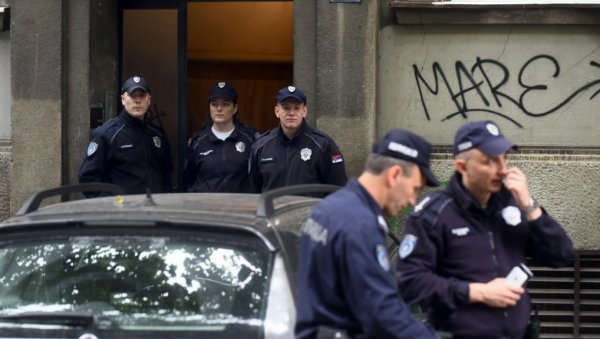 РАСВЕТЉЕН СЛУЧАЈ КРАЂЕ У ОКОЛИНИ ВРАЊА: Полиција вратила власнику украдене ствари РАСВЕТЉЕН СЛУЧАЈ КРАЂЕ У ОКОЛИНИ ВРАЊА: Полиција вратила власнику украдене ствари