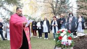 ДЕЛА ЗА НЕЗАБОРАВ: Сећање на здравствене раднике пале у рату ДЕЛА ЗА НЕЗАБОРАВ: Сећање на здравствене раднике пале у рату