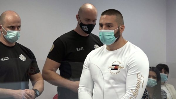 „КИНЕЗ“ ОСЛОБОЂЕН ОПТУЖБИ ЗА ЗБОГ УБИСТВА ЋУЛУМА: Суд у Бањалуци после две и по године пушта из притвора Синишу Шакића
