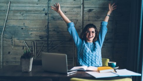 ŠTA LJUDI ZAISTA RADE KADA OSVOJE NOVAC? Nova psihološko-ekonomska studija otkriva iznenađujuće obrasce