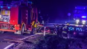 ТЕШКА САОБРАЋАЈНА НЕСРЕЋА КОД ЗАЈЕЧАРА: Погинула једна особа, двоје тешко повређено ТЕШКА САОБРАЋАЈНА НЕСРЕЋА КОД ЗАЈЕЧАРА: Погинула једна особа, двоје тешко повређено