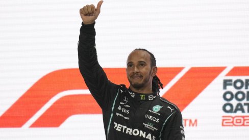 PUKLA BOMBA: Hamilton zvanično u Ferariju od 2025. godine!