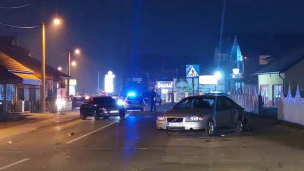 САОБРАЋАЈНА НЕСРЕЋА - СЕДМОРО ПОВРЕЂЕНИХ: Судар три возила у Бијељини, незгоду изазвао возач под дејством алкохола! (ВИДЕО) САОБРАЋАЈНА НЕСРЕЋА - СЕДМОРО ПОВРЕЂЕНИХ: Судар три возила у Бијељини, незгоду изазвао возач под дејством алкохола! (ВИДЕО)