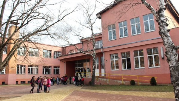 РОК ЗА ПОНУДЕ ИСТИЧЕ СУТРА: Следи избор извођача радова за санацију и доградњу школе у Параћину РОК ЗА ПОНУДЕ ИСТИЧЕ СУТРА: Следи избор извођача радова за санацију и доградњу школе у Параћину