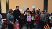 BEBO, DOBRO DOŠLA NA OVAJ SVET: Podeljeni pokloni za novorođenčad iz opštine Sečanj BEBO, DOBRO DOŠLA NA OVAJ SVET: Podeljeni pokloni za novorođenčad iz opštine Sečanj